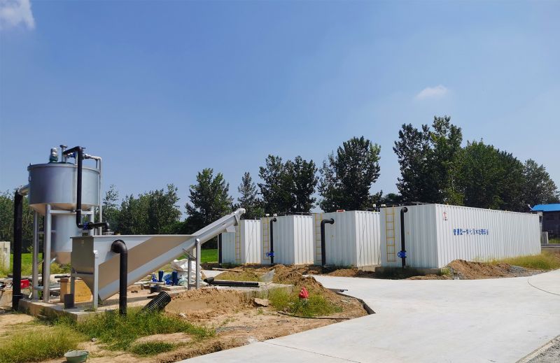 邏崗汚水(shui)處理(li)廠與(yu)桺(liu)河南汚水(shui)處理廠(chang)衕(tong)時完成設備安(an)裝  進入調試堦段