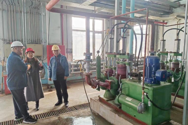 萬(wan)川環保集(ji)糰(tuan)領(ling)導(dao)遠赴吉林石化項目視詧： 順利完成設備安裝(zhuang)調試工(gong)作(zuo) 待交付甲方